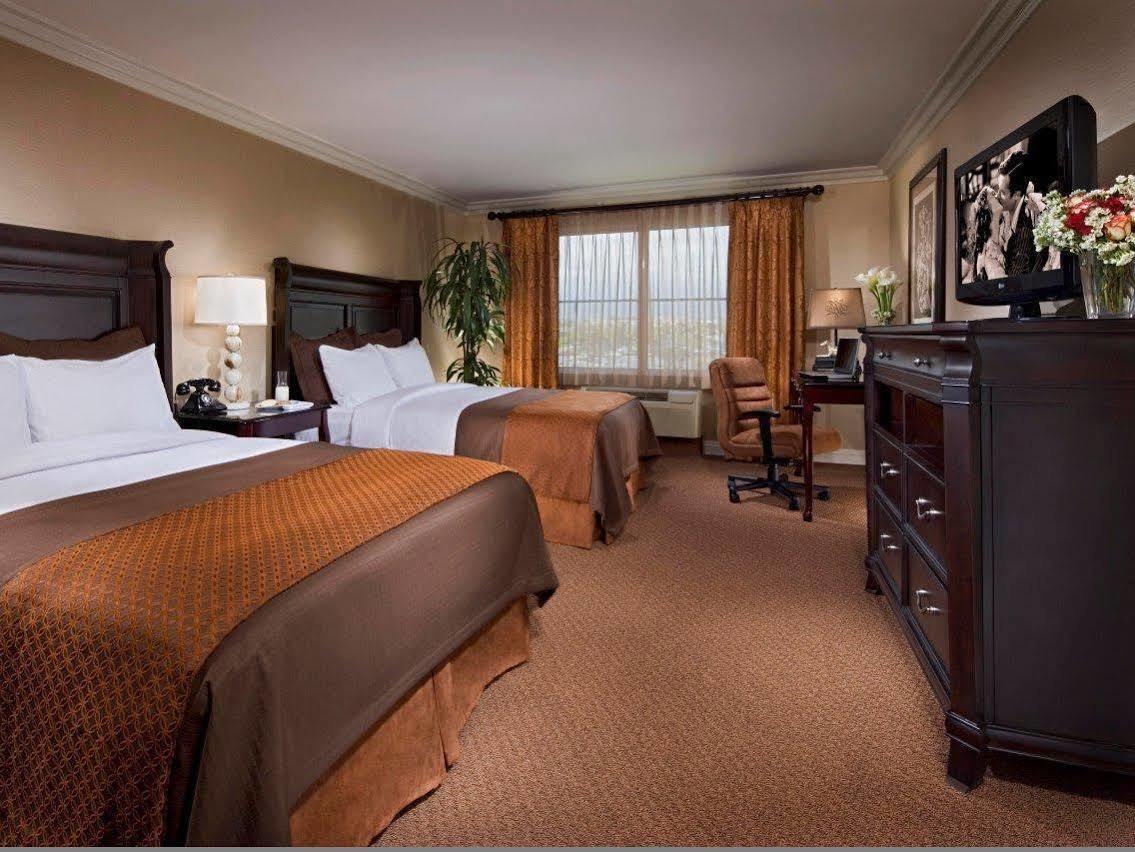 Ayres Hotel Ontario Mills Mall Esterno foto